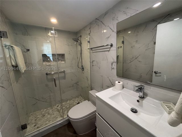 905 Brickell Bay Dr 1124, Miami, FL 33131