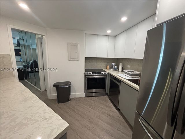 905 Brickell Bay Dr 1124, Miami, FL 33131