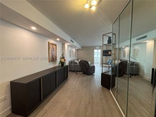 905 Brickell Bay Dr 1124, Miami, FL 33131