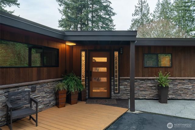 17368 Olympic Place, Mount Vernon, WA 98274