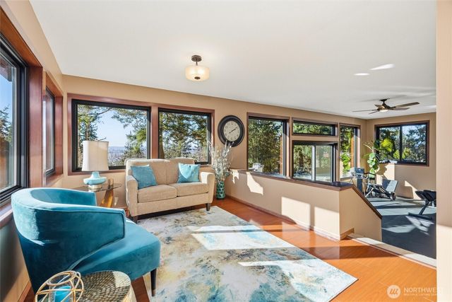 17368 Olympic Place, Mount Vernon, WA 98274