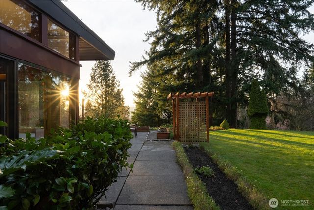 17368 Olympic Place, Mount Vernon, WA 98274