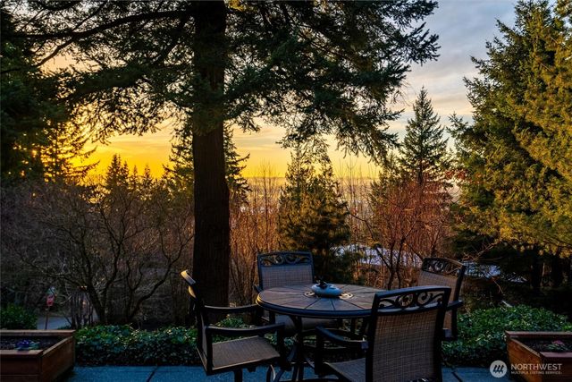 17368 Olympic Place, Mount Vernon, WA 98274