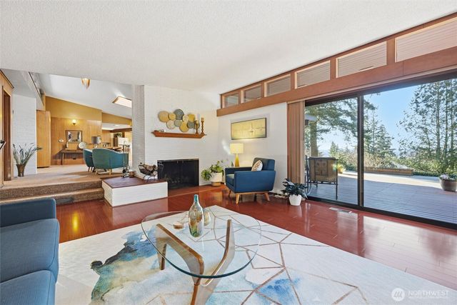 17368 Olympic Place, Mount Vernon, WA 98274