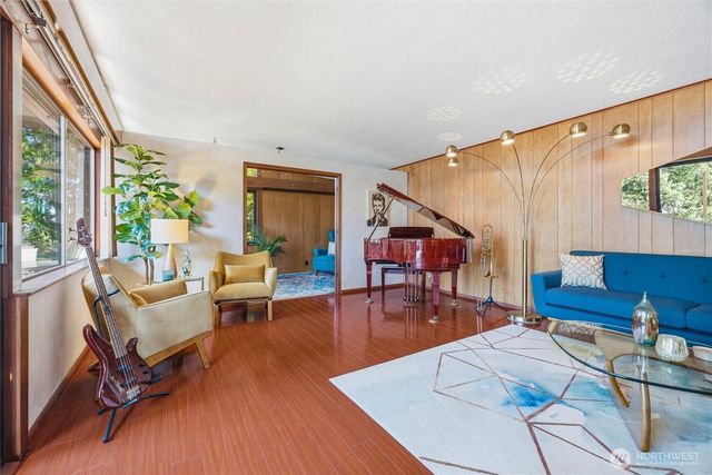 17368 Olympic Place, Mount Vernon, WA 98274