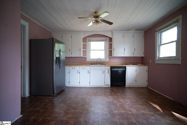 123 Pine Ridge Road, Lyman, SC 29365