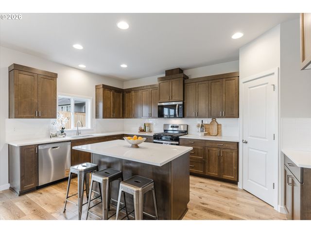 1521 Nw Tracy, Mc Minnville, OR 97128