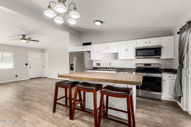 6946 W MERRELL Street, Phoenix, AZ 85033