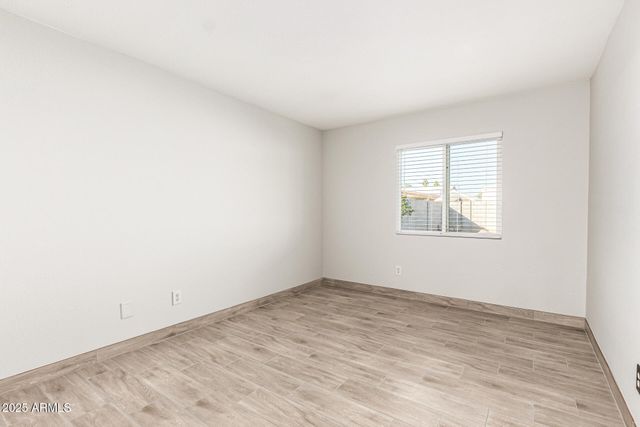 6946 W MERRELL Street, Phoenix, AZ 85033