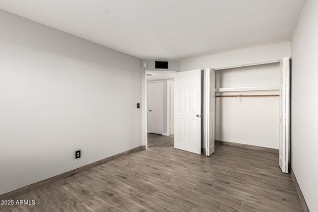 6946 W MERRELL Street, Phoenix, AZ 85033