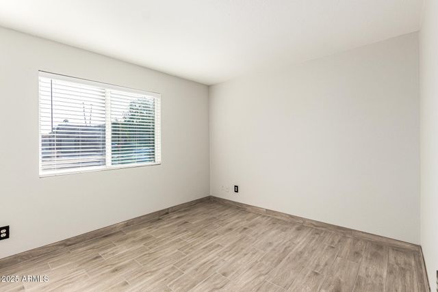 6946 W MERRELL Street, Phoenix, AZ 85033