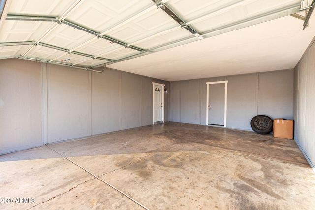 6946 W MERRELL Street, Phoenix, AZ 85033