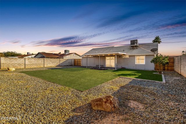 6946 W MERRELL Street, Phoenix, AZ 85033