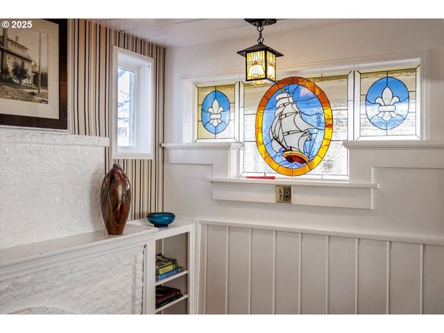 7006 S VIRGINIA Ave, Portland, OR 97219