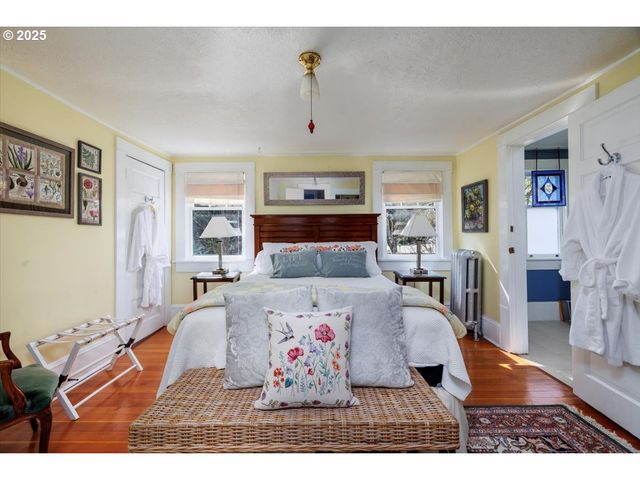 7006 S VIRGINIA Ave, Portland, OR 97219