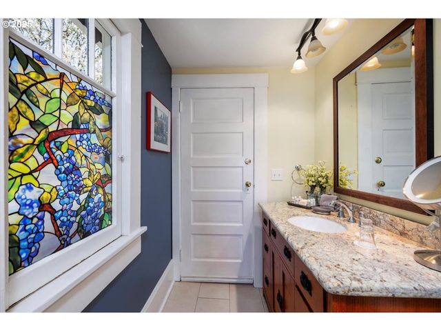 7006 S VIRGINIA Ave, Portland, OR 97219