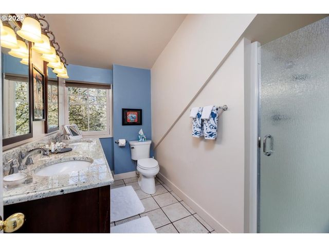 7006 S VIRGINIA Ave, Portland, OR 97219