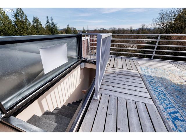 7006 S VIRGINIA Ave, Portland, OR 97219