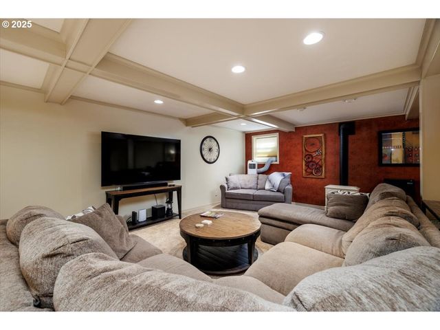 7006 S VIRGINIA Ave, Portland, OR 97219