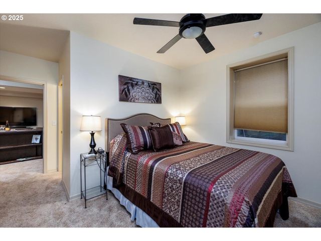 7006 S VIRGINIA Ave, Portland, OR 97219