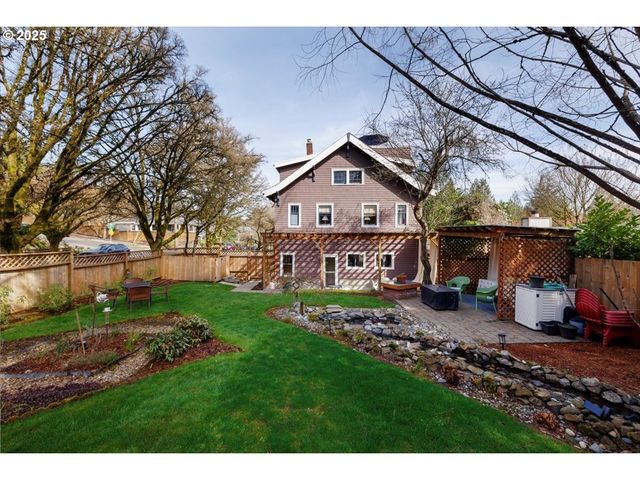 7006 S VIRGINIA Ave, Portland, OR 97219