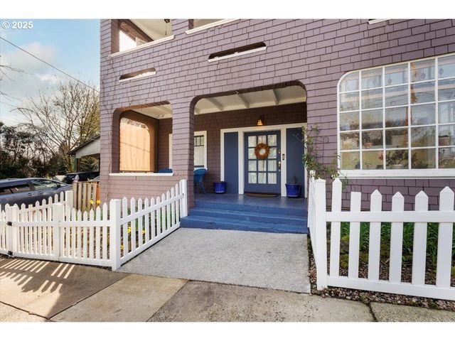 7006 S VIRGINIA Ave, Portland, OR 97219