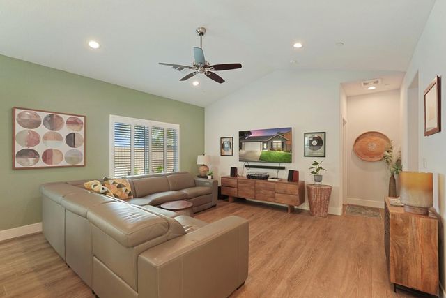 13929 E Orchard View Ct, Lockeford, CA 95237