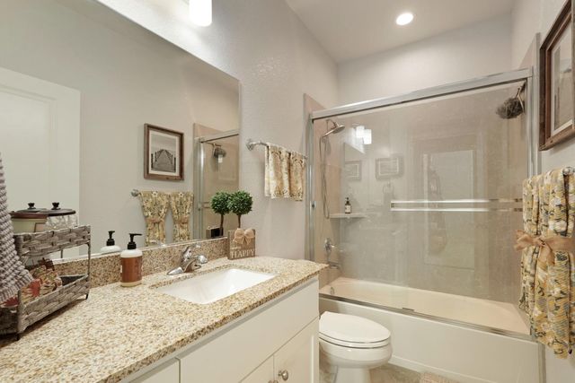 13929 E Orchard View Ct, Lockeford, CA 95237