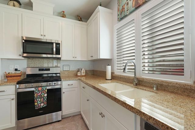 13929 E Orchard View Ct, Lockeford, CA 95237