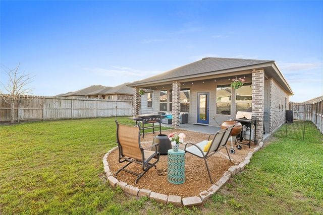 1015 Pasadena St, Portland, TX 78374