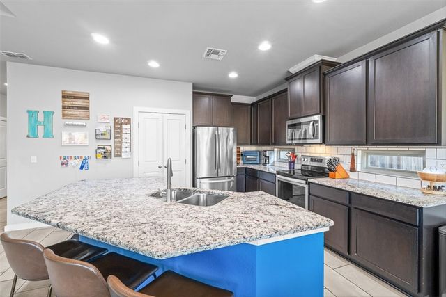 1015 Pasadena St, Portland, TX 78374