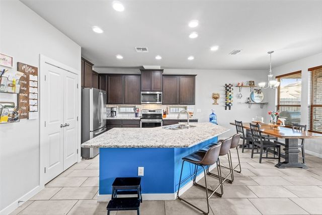 1015 Pasadena St, Portland, TX 78374