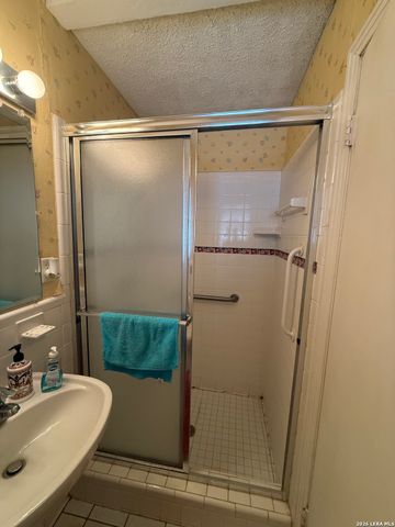 215 SUBLETT DR, San Antonio, TX 78223