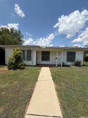 215 SUBLETT DR, San Antonio, TX 78223