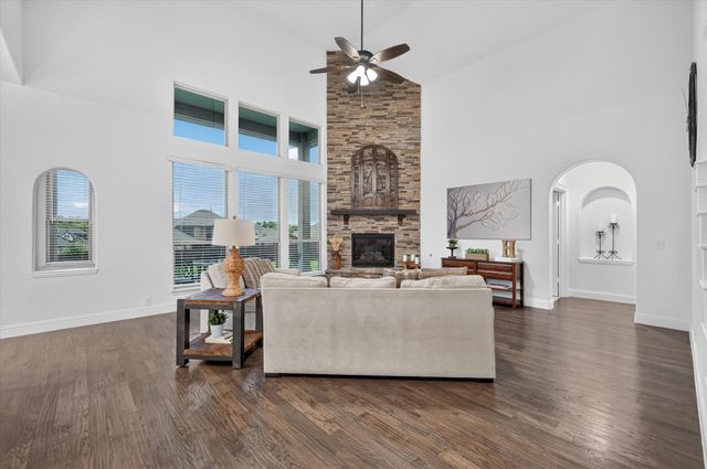 11601 Norcross Drive, Cross Roads, TX 76227