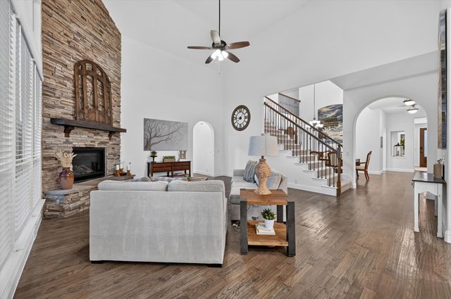 11601 Norcross Drive, Cross Roads, TX 76227