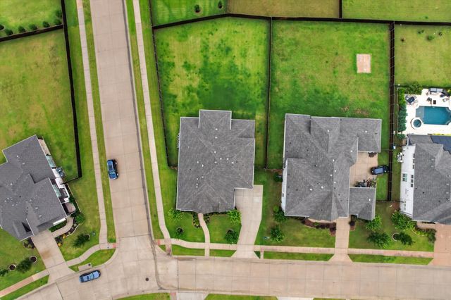 11601 Norcross Drive, Cross Roads, TX 76227