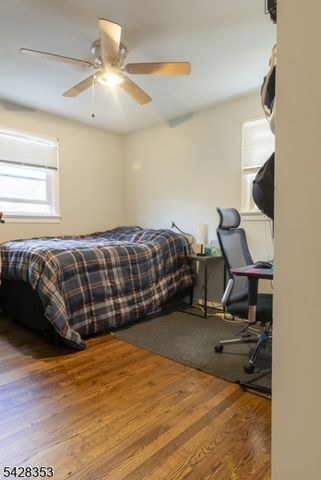 33 Marudy Dr, Clinton Town, NJ 08809