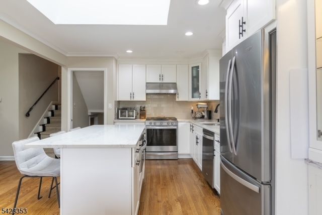 33 Marudy Dr, Clinton Town, NJ 08809