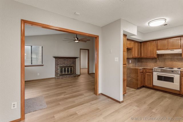 11018 E 13th Street S 47 D, Tulsa, OK 74128