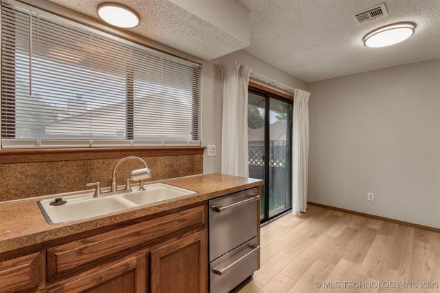 11018 E 13th Street S 47 D, Tulsa, OK 74128