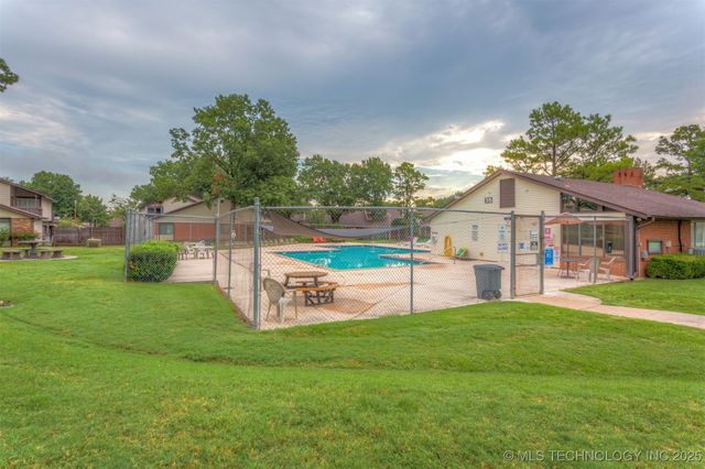 11018 E 13th Street S 47 D, Tulsa, OK 74128