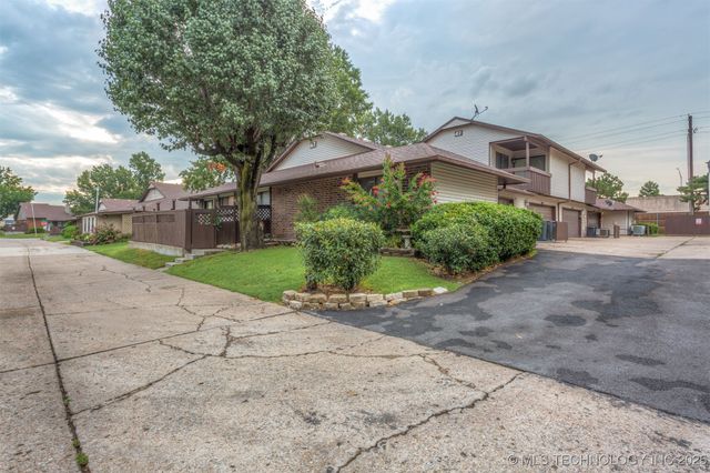 11018 E 13th Street S 47 D, Tulsa, OK 74128