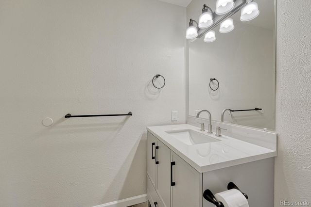 5995 W Hampden Avenue 22H, Denver, CO 80227