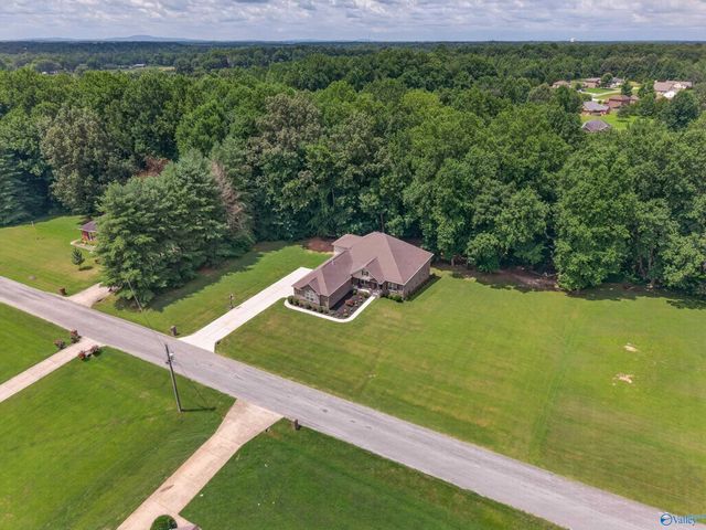 27 Windridge Drive, Fayetteville, TN 37334