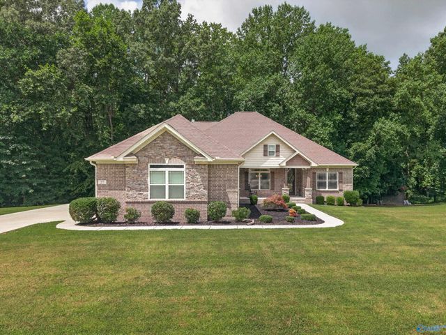 27 Windridge Drive, Fayetteville, TN 37334