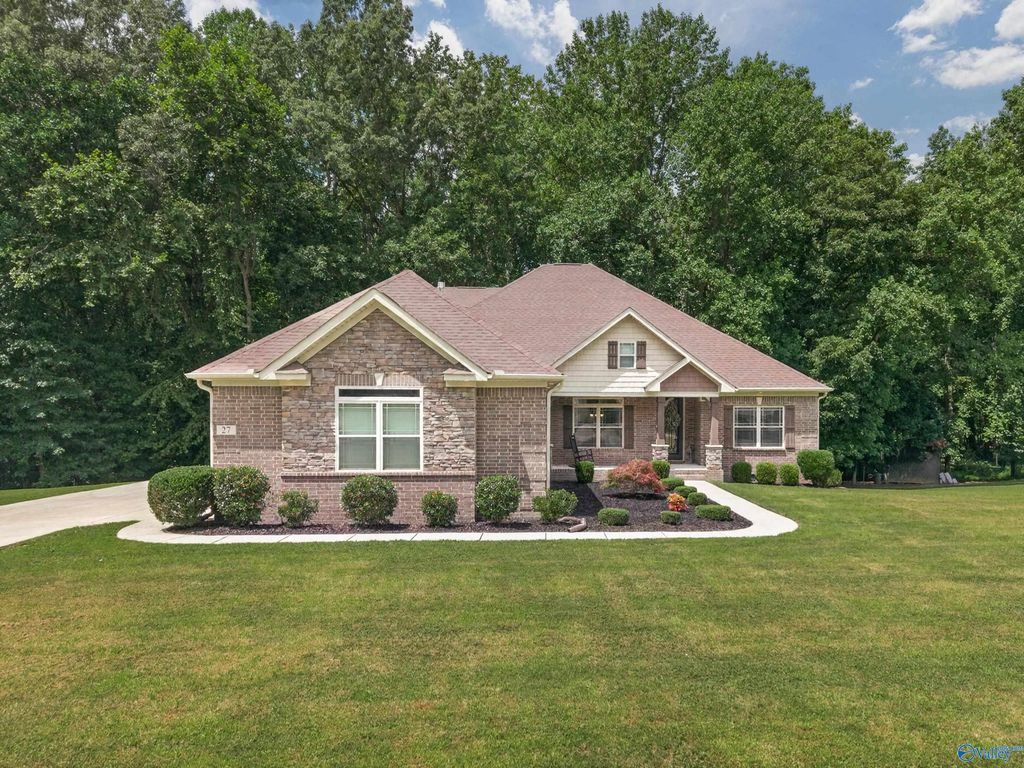 27 Windridge Drive, Fayetteville, TN 37334