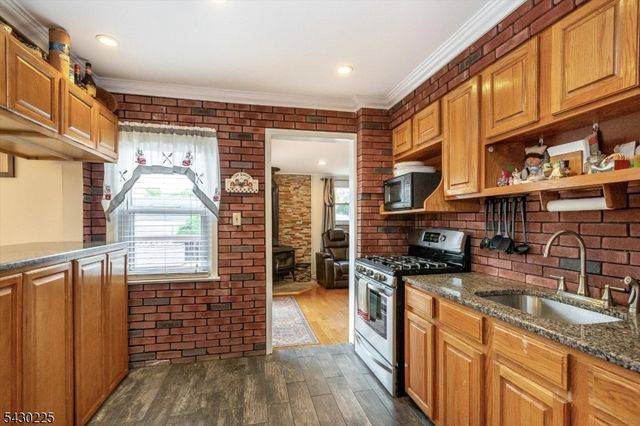 136 Sunset Ave, North Arlington Boro, NJ 07031