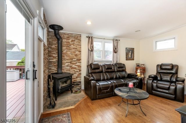 136 Sunset Ave, North Arlington Boro, NJ 07031