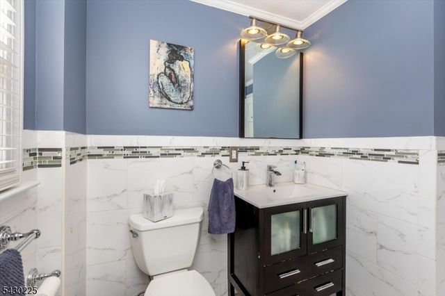 136 Sunset Ave, North Arlington Boro, NJ 07031
